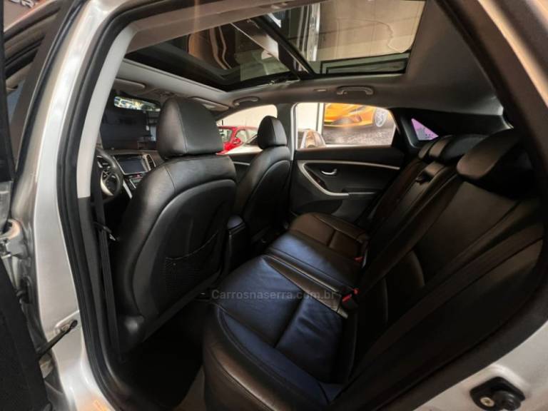 HYUNDAI - I30 - 2015/2016 - Prata - R$ 84.900,00