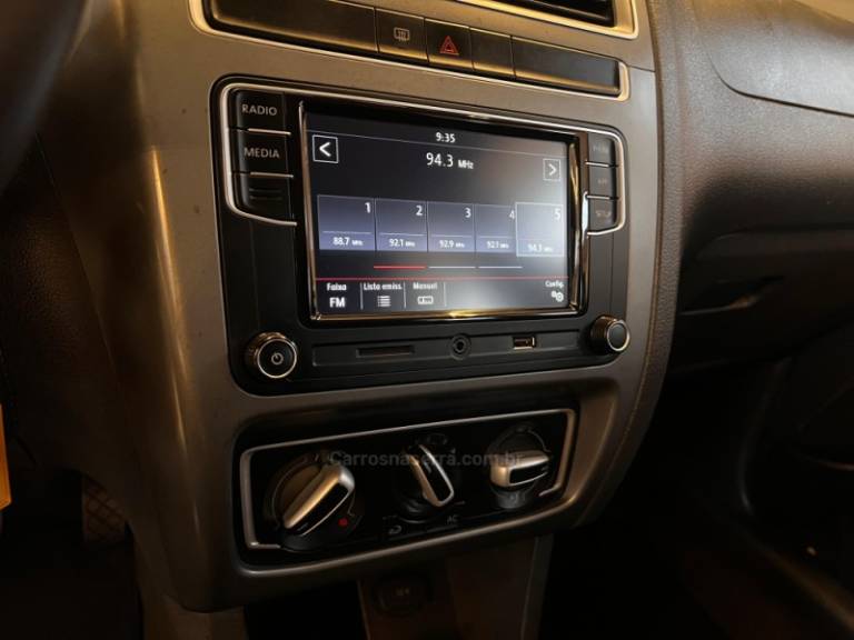 VOLKSWAGEN - FOX - 2018/2019 - Branca - R$ 58.900,00