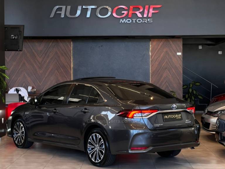 TOYOTA - COROLLA - 2022/2022 - Cinza - R$ 144.900,00