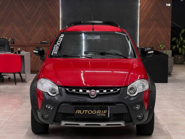 FIAT - PALIO - 2015/2015 - Vermelha - R$ 49.900,00