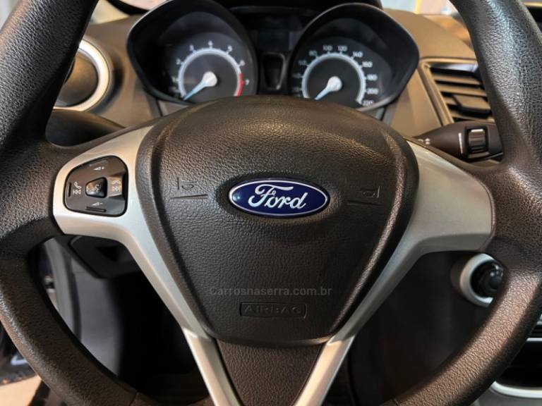 FORD - FIESTA - 2018/2018 - Preta - R$ 55.900,00