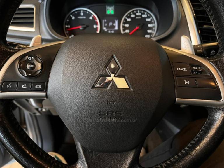 MITSUBISHI - L200 TRITON - 2017/2017 - Prata - R$ 144.900,00