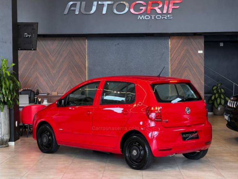 VOLKSWAGEN - FOX - 2010/2010 - Vermelha - R$ 28.900,00