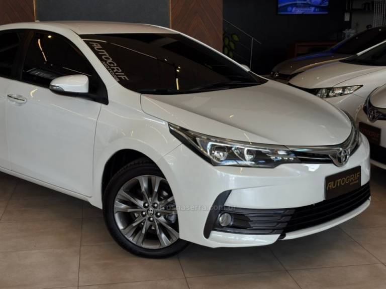 TOYOTA - COROLLA - 2019/2019 - Branca - R$ 105.900,00