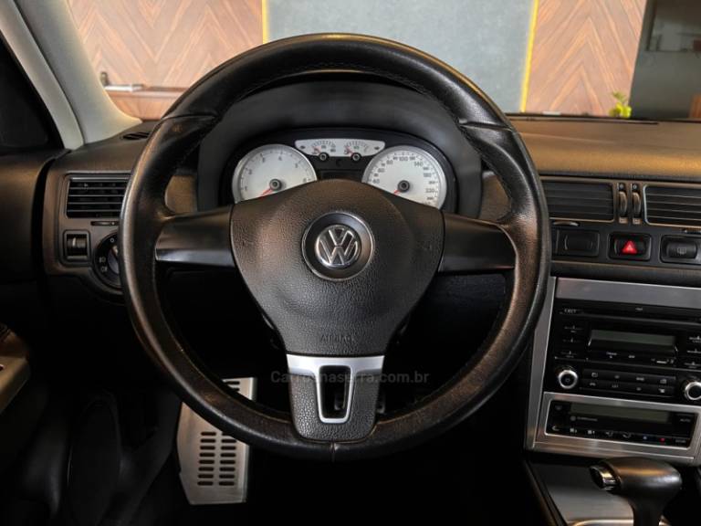VOLKSWAGEN - GOLF - 2012/2013 - Preta - R$ 58.900,00