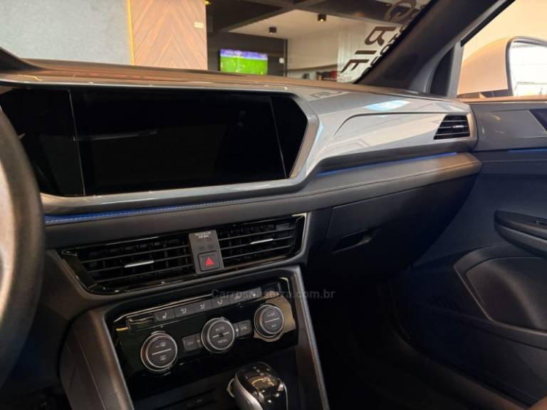 VOLKSWAGEN - TAOS - 2021/2022 - Branca - R$ 143.900,00