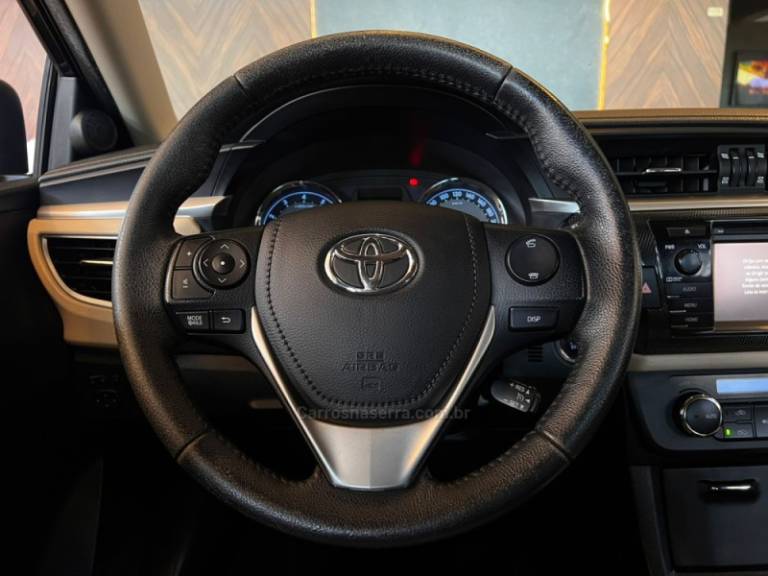 TOYOTA - COROLLA - 2015/2015 - Preta - R$ 87.900,00