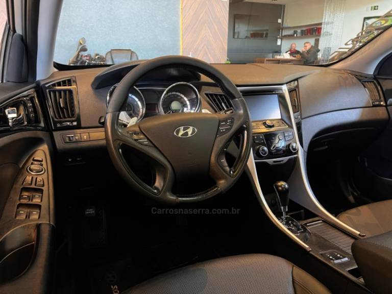 HYUNDAI - SONATA - 2012/2012 - Prata - R$ 68.900,00