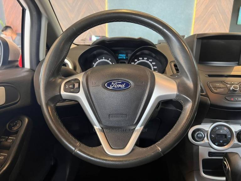 FORD - FIESTA - 2018/2018 - Branca - R$ 63.900,00