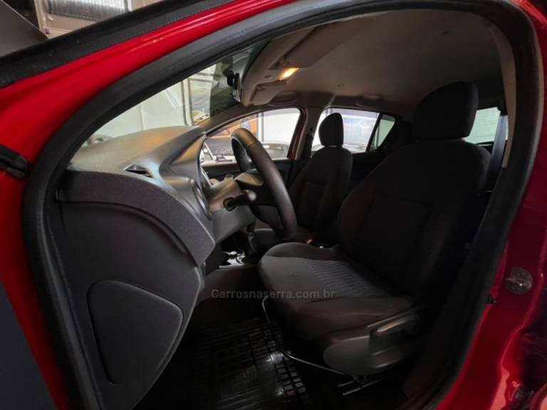 RENAULT - SANDERO - 2016/2017 - Vermelha - R$ 46.900,00