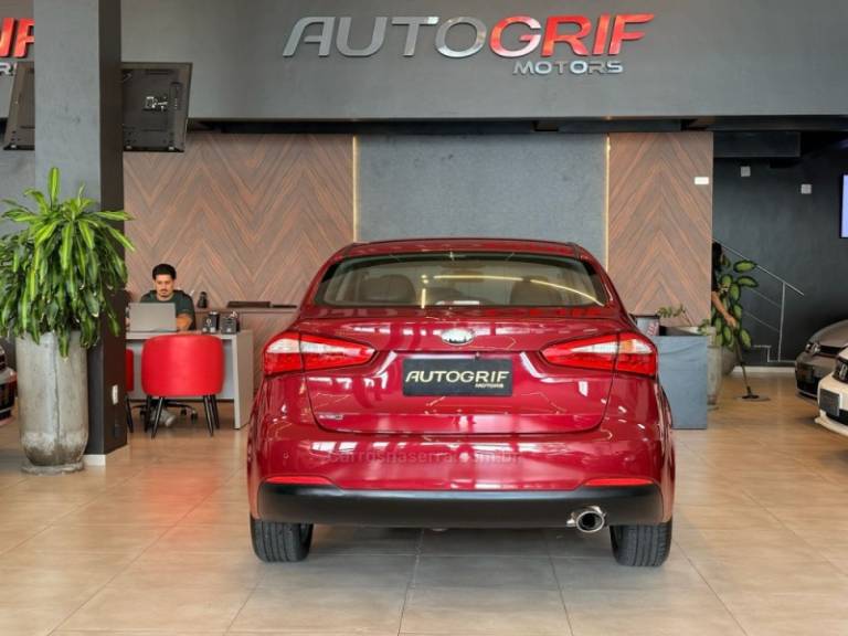 KIA MOTORS - CERATO - 2014/2014 - Vermelha - R$ 64.900,00