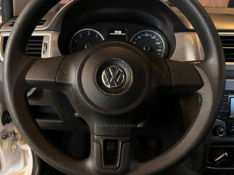VOLKSWAGEN - FOX - 2015/2015 - Branca - R$ 43.900,00