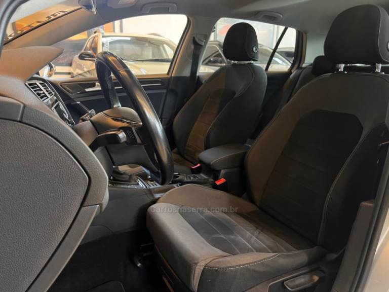 VOLKSWAGEN - GOLF - 2015/2015 - Prata - R$ 86.900,00