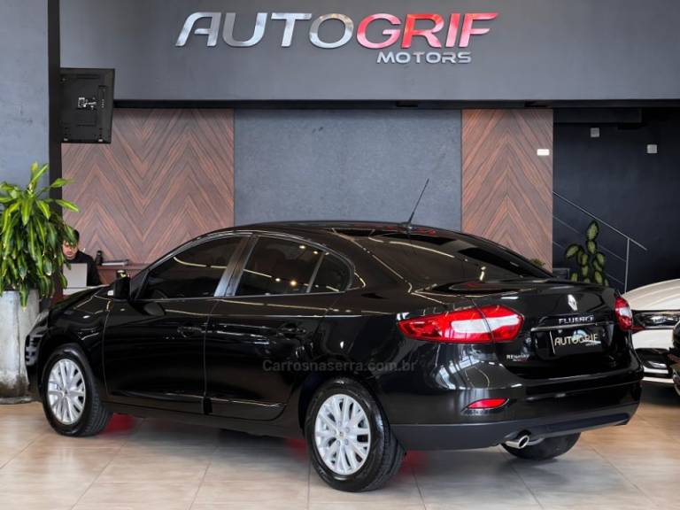 RENAULT - FLUENCE - 2017/2018 - Preta - R$ 61.900,00