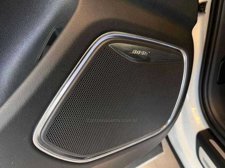 AUDI - RS Q3 - 2016/2017 - Branca - R$ 214.900,00