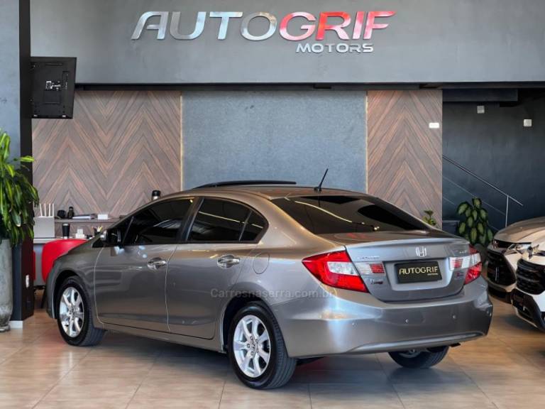 HONDA - CIVIC - 2013/2014 - Prata - R$ 79.900,00