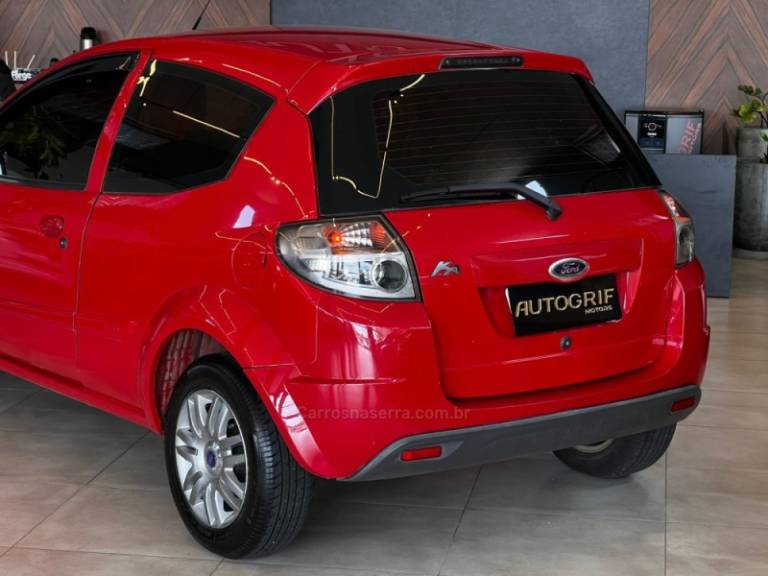 FORD - KA - 2012/2013 - Vermelha - R$ 27.900,00
