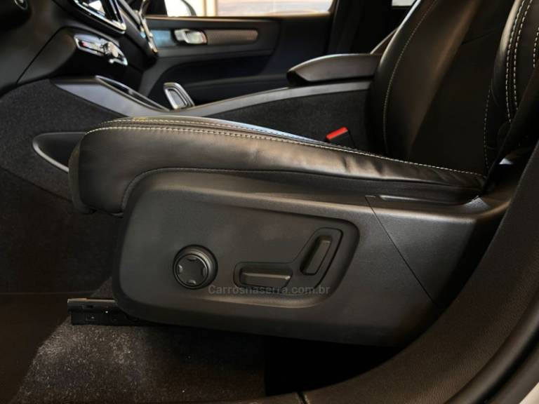 VOLVO - XC 40 - 2021/2021 - Cinza - R$ 195.900,00