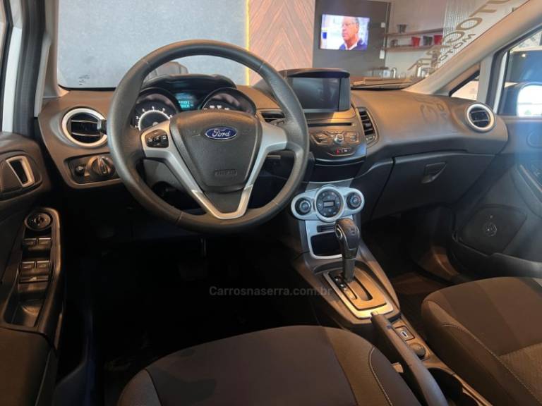 FORD - FIESTA - 2018/2018 - Branca - R$ 59.900,00