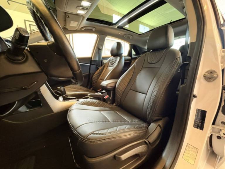 HYUNDAI - I30 - 2015/2015 - Branca - R$ 74.900,00