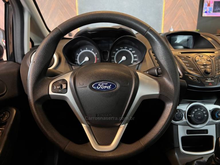 FORD - FIESTA - 2018/2018 - Preta - R$ 55.900,00