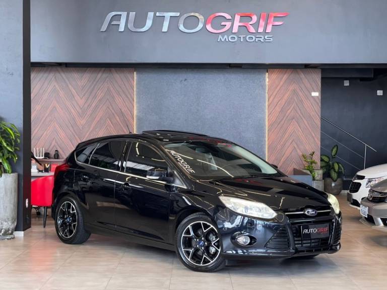 FORD - FOCUS - 2015/2015 - Preta - R$ 58.900,00