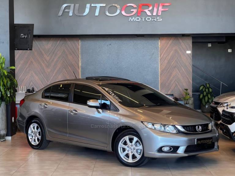 HONDA - CIVIC - 2013/2014 - Prata - R$ 79.900,00