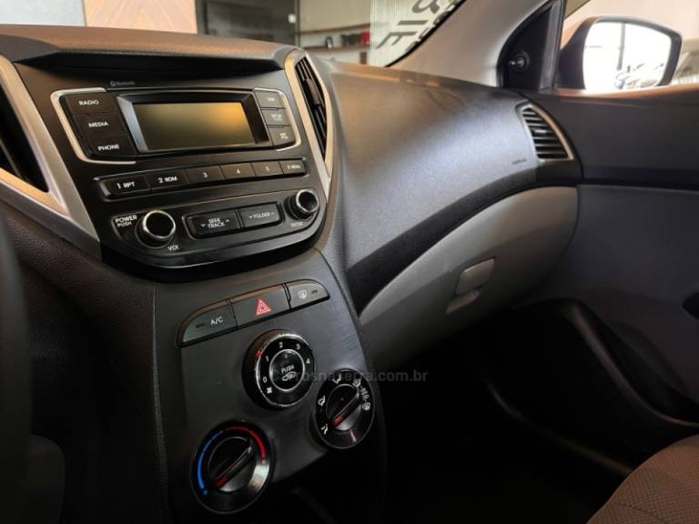 HYUNDAI - HB20S - 2018/2019 - Branca - R$ 55.900,00