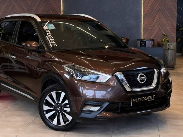 NISSAN - KICKS - 2020/2021 - Marrom - R$ 97.900,00