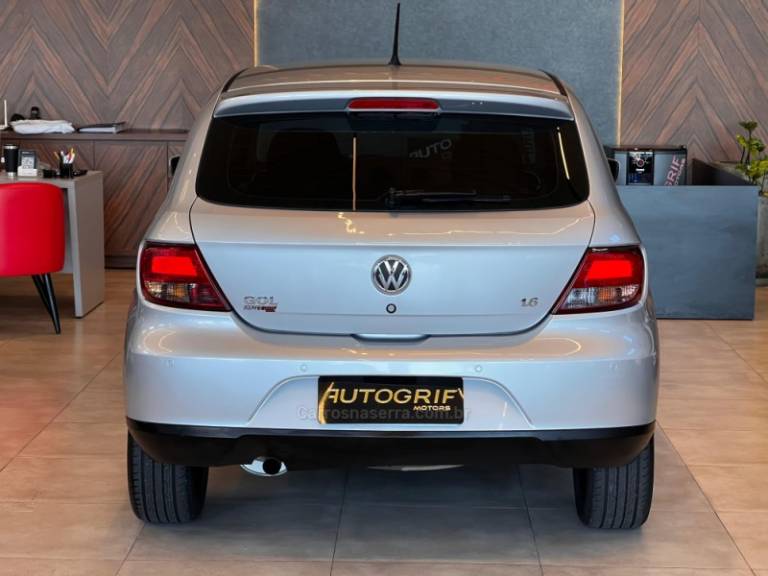 VOLKSWAGEN - GOL - 2010/2011 - Prata - R$ 36.900,00