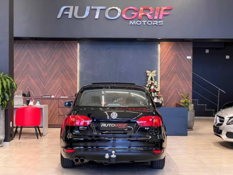 VOLKSWAGEN - JETTA - 2012/2013 - Preta - R$ 68.900,00