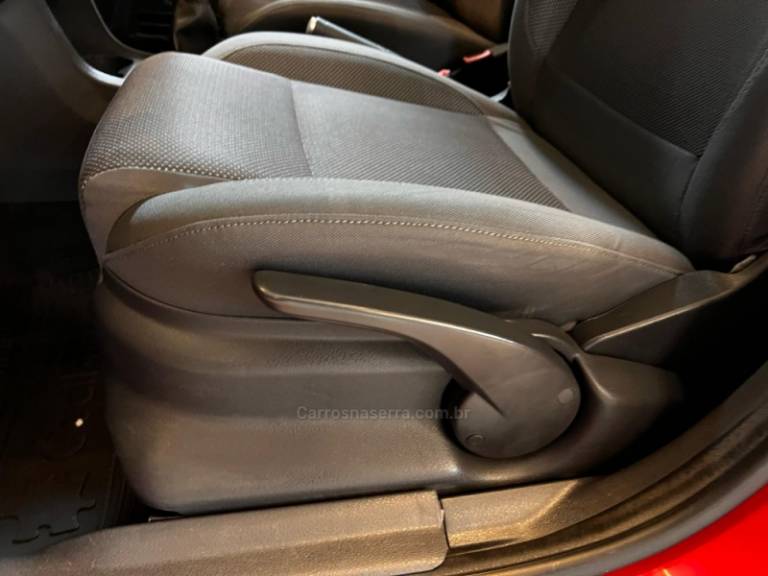 VOLKSWAGEN - FOX - 2010/2010 - Vermelha - R$ 28.900,00