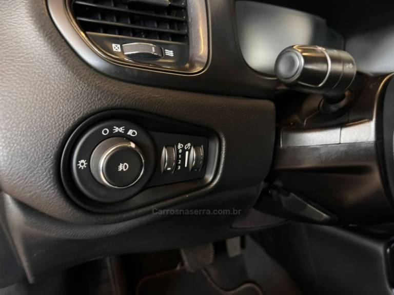 JEEP - RENEGADE - 2022/2022 - Preta - R$ 103.900,00