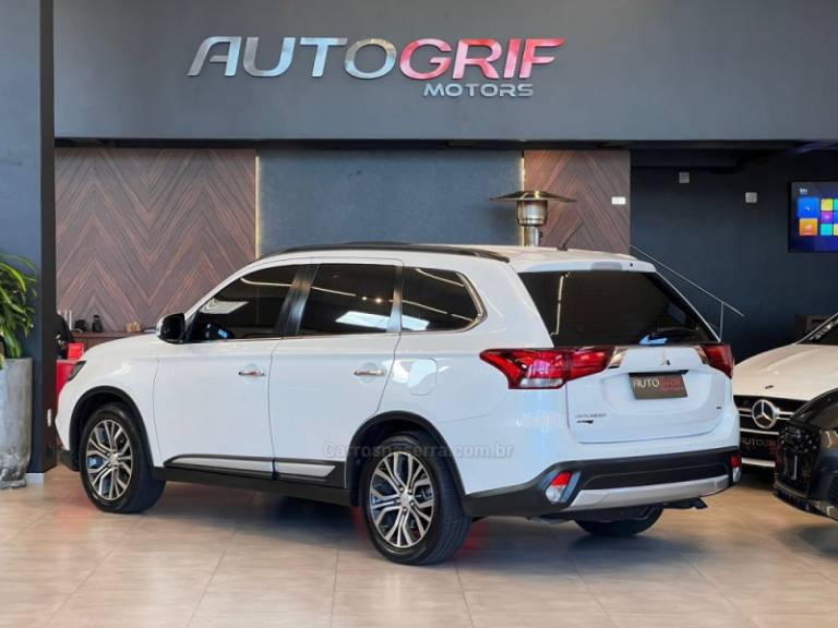 MITSUBISHI - OUTLANDER - 2016/2016 - Branca - R$ 119.900,00