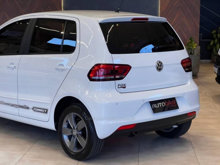 VOLKSWAGEN - FOX - 2018/2019 - Branca - R$ 58.900,00