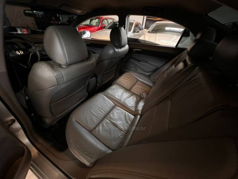 HONDA - CIVIC - 2009/2009 - Prata - R$ 48.900,00