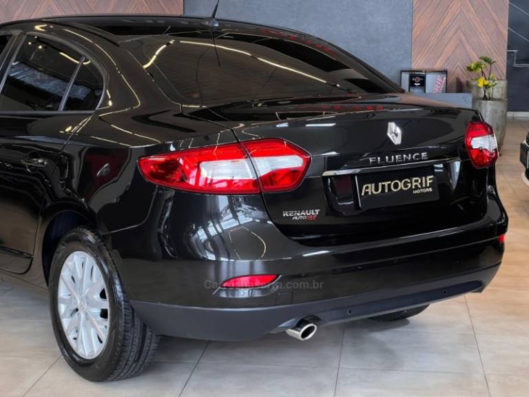 RENAULT - FLUENCE - 2017/2018 - Preta - R$ 61.900,00
