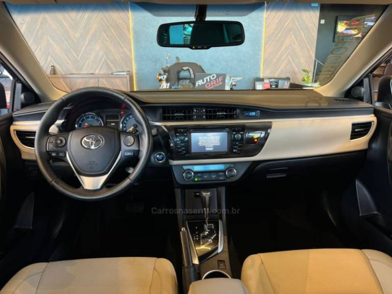 TOYOTA - COROLLA - 2015/2015 - Preta - R$ 87.900,00