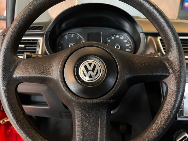 VOLKSWAGEN - FOX - 2010/2010 - Vermelha - R$ 28.900,00