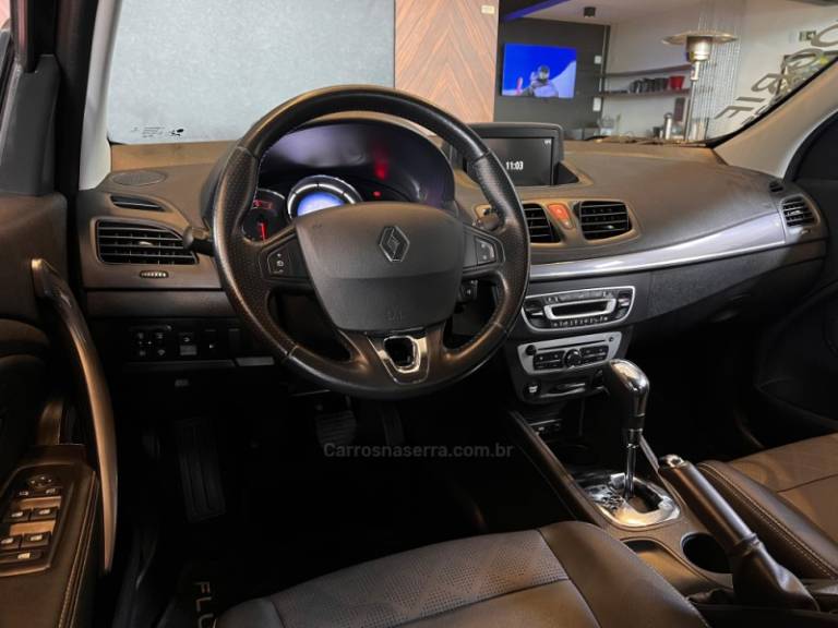 RENAULT - FLUENCE - 2017/2018 - Preta - R$ 61.900,00
