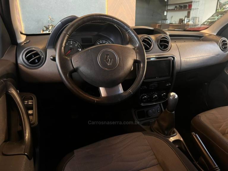 RENAULT - DUSTER - 2012/2013 - Branca - R$ 55.900,00