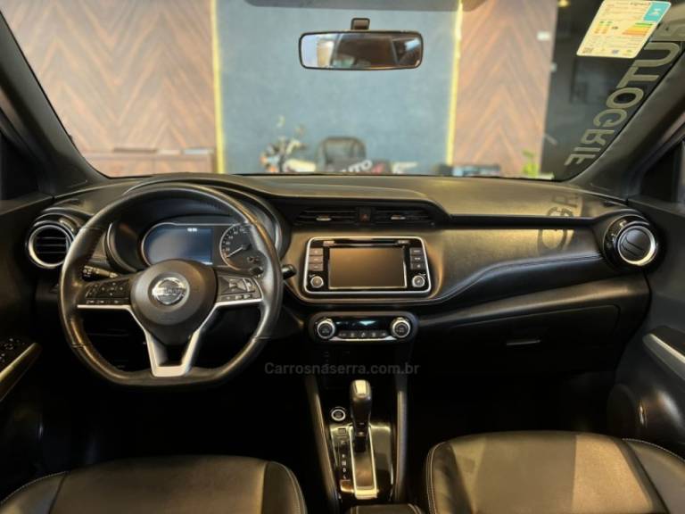NISSAN - KICKS - 2020/2021 - Marrom - R$ 97.900,00