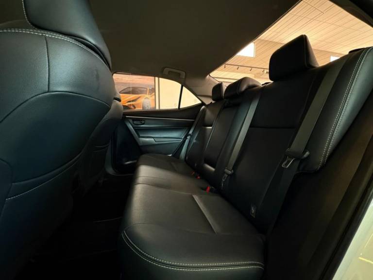 TOYOTA - COROLLA - 2019/2019 - Branca - R$ 105.900,00