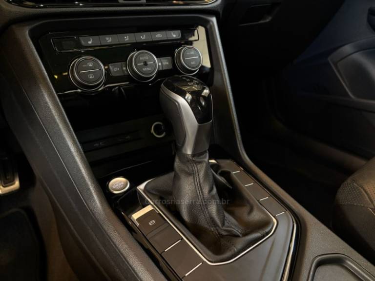 VOLKSWAGEN - TAOS - 2021/2022 - Branca - R$ 143.900,00