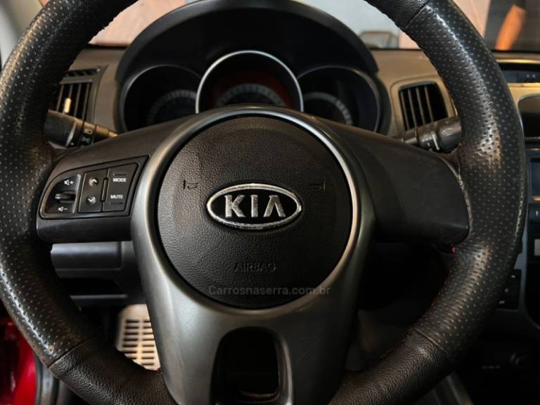 KIA MOTORS - CERATO - 2010/2011 - Vinho - R$ 44.900,00