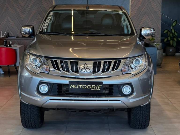 MITSUBISHI - L200 TRITON - 2017/2017 - Prata - R$ 144.900,00