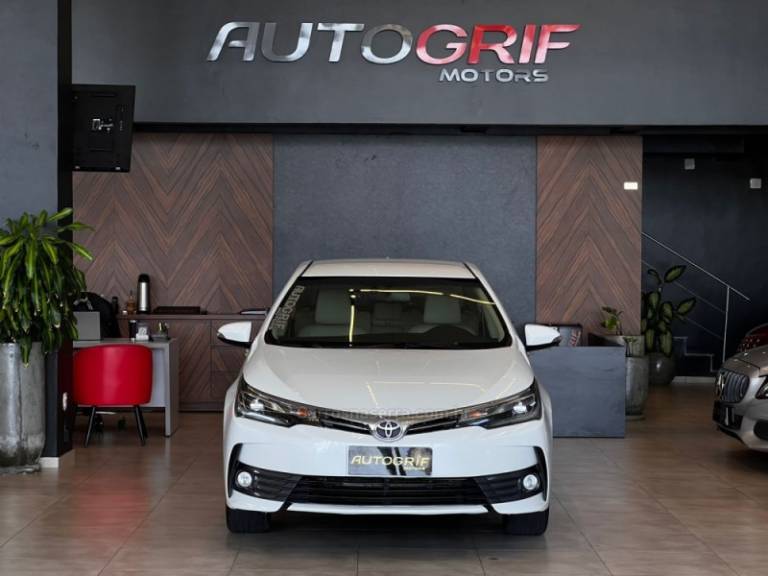 TOYOTA - COROLLA - 2018/2018 - Branca - R$ 108.900,00