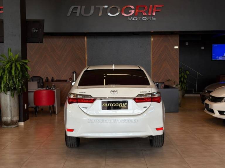 TOYOTA - COROLLA - 2019/2019 - Branca - R$ 105.900,00