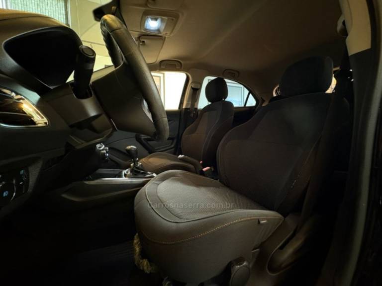 CHEVROLET - ONIX - 2014/2014 - Preta - R$ 51.900,00