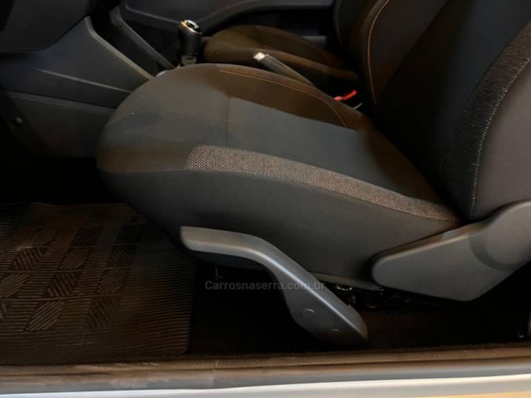 VOLKSWAGEN - SAVEIRO - 2025/2025 - Prata - R$ 105.900,00